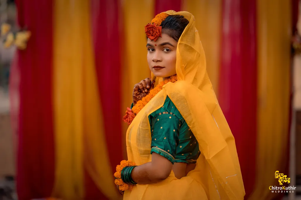 Holud (gaye holud) ceremony photography by ChitroKuthir Weddings, Bangladesh