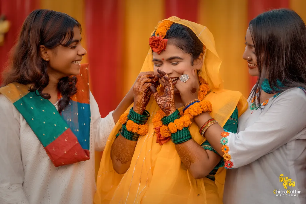 Holud (gaye holud) ceremony photography by ChitroKuthir Weddings, Bangladesh