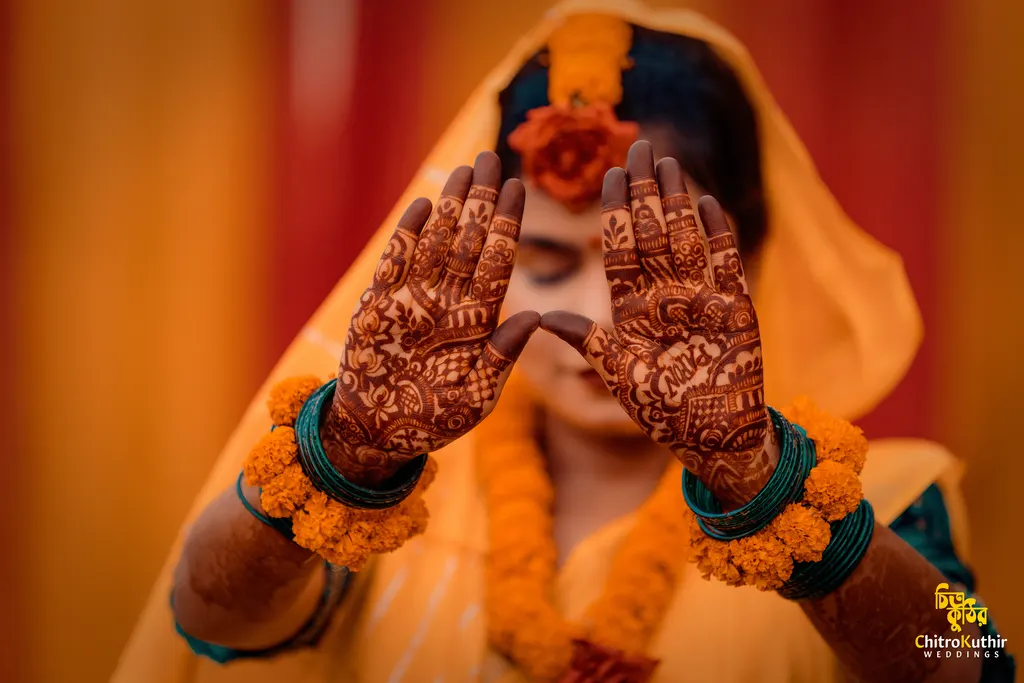 Holud (gaye holud) ceremony photography by ChitroKuthir Weddings, Bangladesh