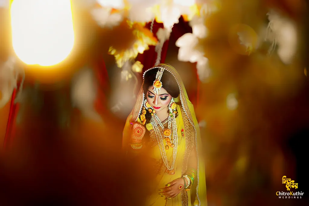 Holud (gaye holud) ceremony photography by ChitroKuthir Weddings, Bangladesh