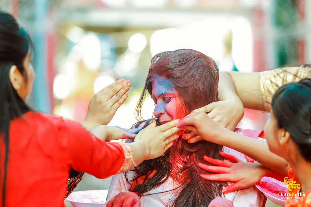 Holud (gaye holud) ceremony photography by ChitroKuthir Weddings, Bangladesh