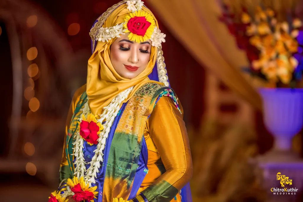 Holud (gaye holud) ceremony photography by ChitroKuthir Weddings, Bangladesh