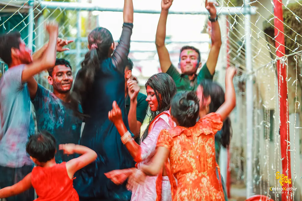 Holud (gaye holud) ceremony photography by ChitroKuthir Weddings, Bangladesh