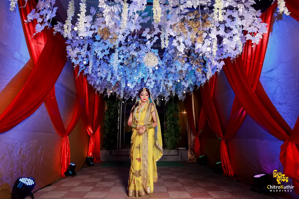 Holud (gaye holud) ceremony photography by ChitroKuthir Weddings, Bangladesh