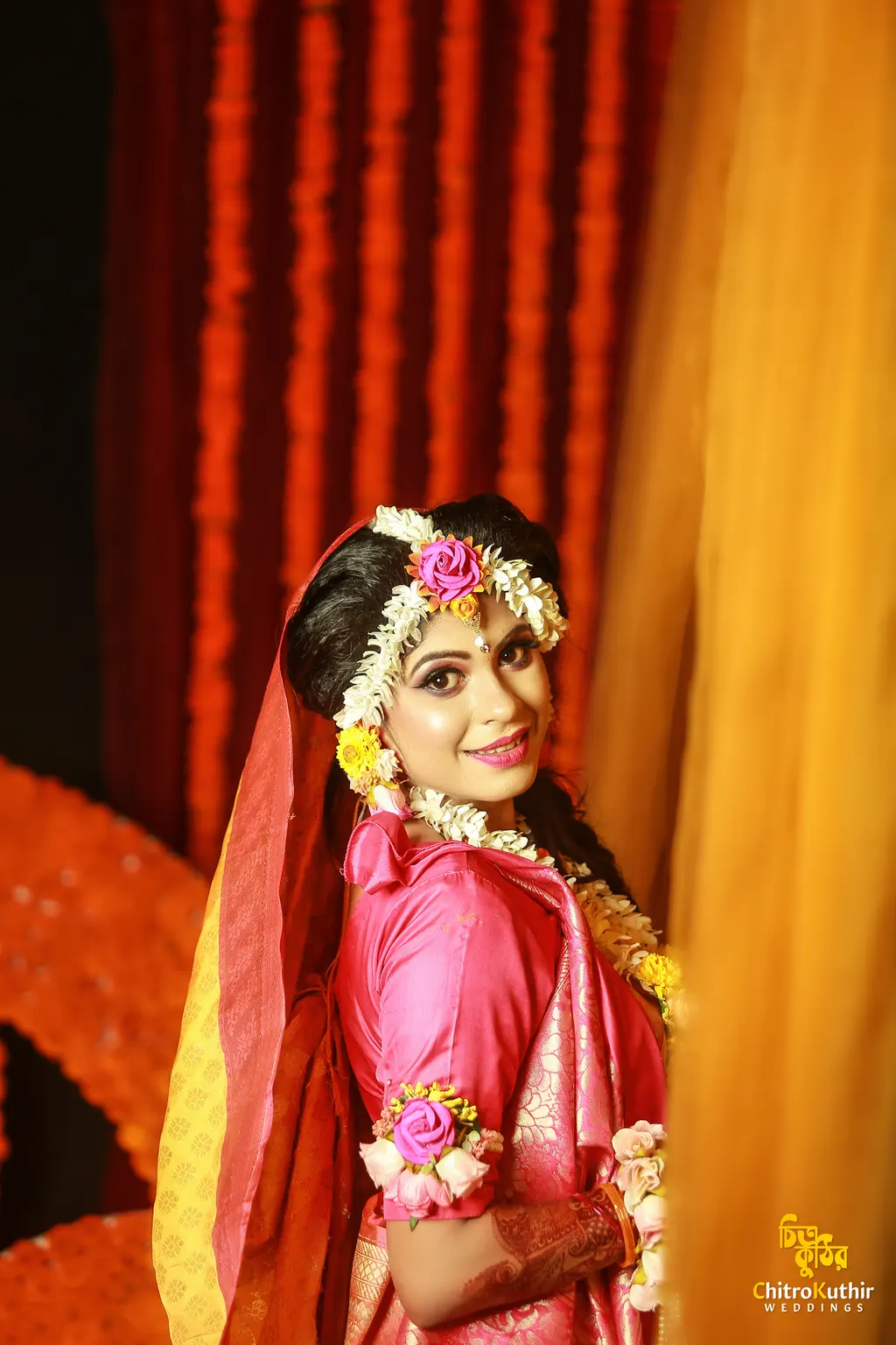 Holud (gaye holud) ceremony photography by ChitroKuthir Weddings, Bangladesh
