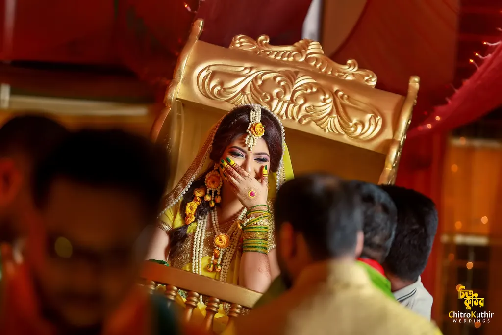Holud (gaye holud) ceremony photography by ChitroKuthir Weddings, Bangladesh